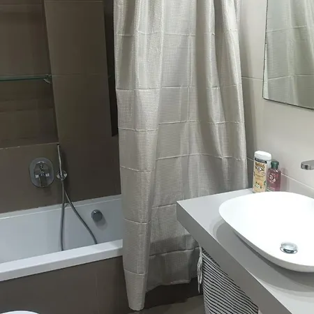 First Floor Casa Privee - Two Bed Terrace & Balconies Apartman